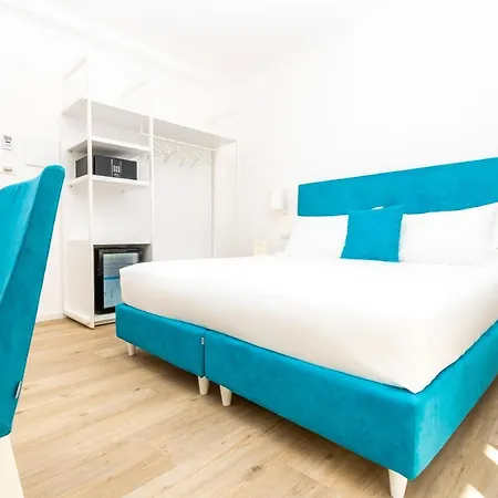 Isabella Hotel