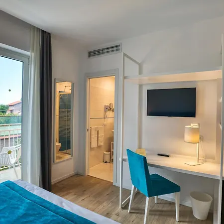 Isabella Hotel
