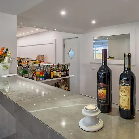 Isabella מלון 4*