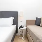 Isabella 4*
