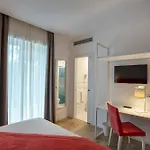 Isabella Hotel 4*